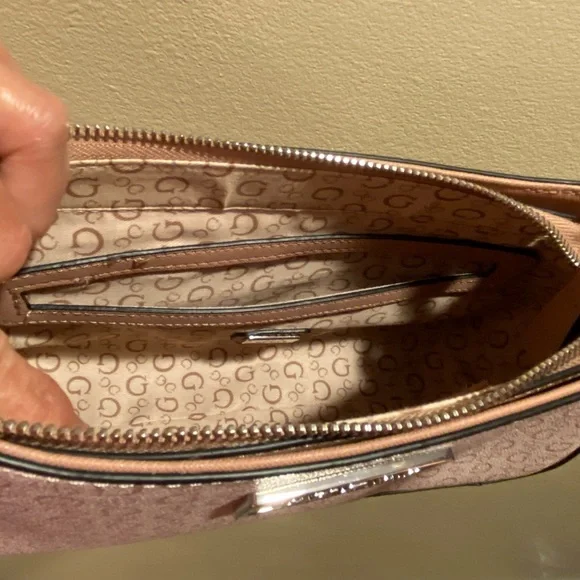 Guess Pink Shoulder Bag with Monogram Pattern - Picture 5 of 7